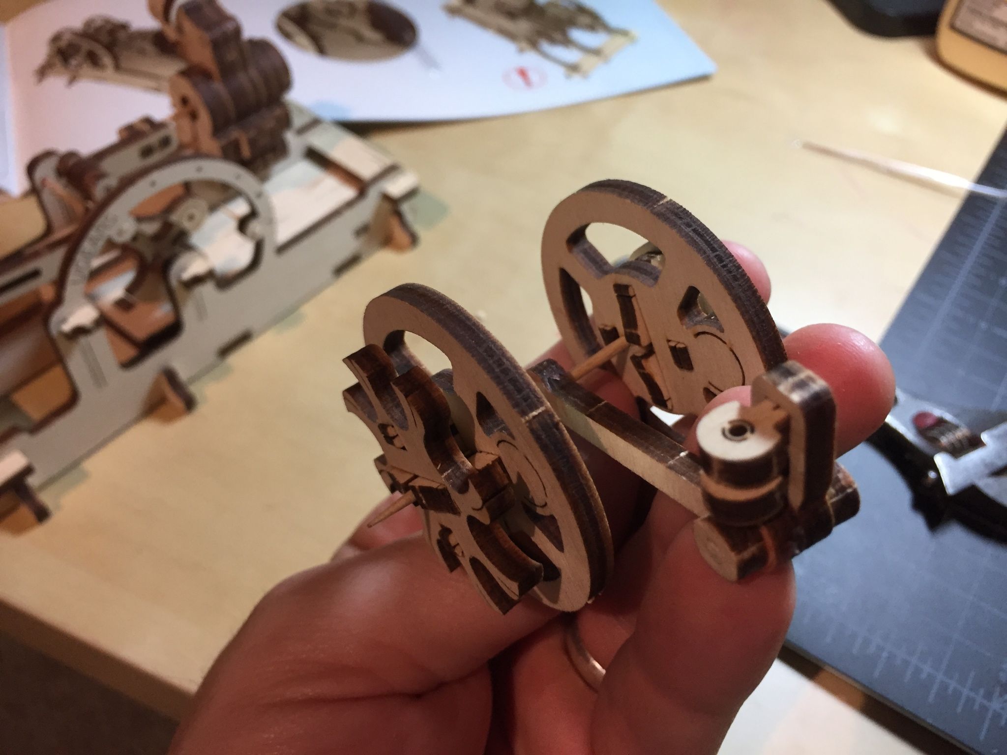 Enjoy the learning experience on how to assemble the pneumatic engine with Ugears model